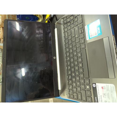 HP Notebook - 15-dw0038wm With Charger