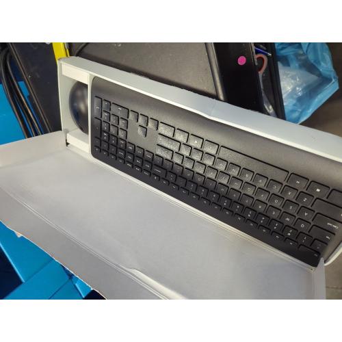 Microsoft PT3-00001 Wireless Desktop Keyboard & Mouse 900 USB - Black