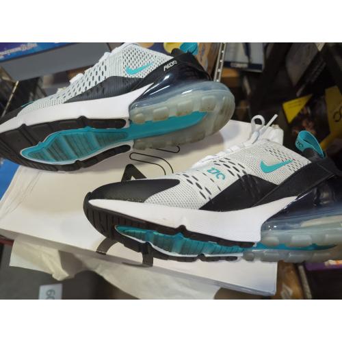 Size 9 Color Black white  Nike Women's Air Max 270 Shoes