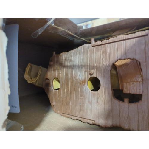 Calico Critters Adventure Treehouse Gift Set, Collectible Dollhouse, Figure and Accessories