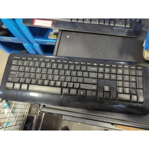 Microsoft Wireless Desktop. Wireless Keyboard and Mouse Combo. Snap-in USB Transciever.