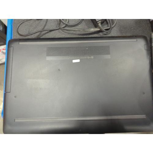 HP Notebook - 17-by0060nr With Charger