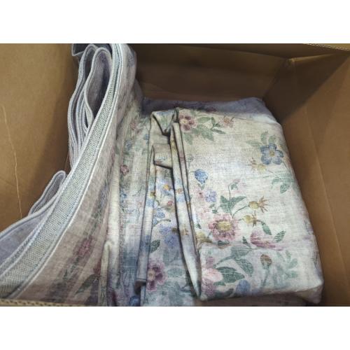 Size Large Color Grey flower pattern rug