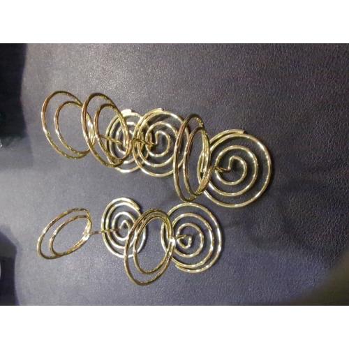 20pcs Mini Place Card Holders, Cute Table Number Holders, Small Size Table Card Holder Tables Number Stands, Wire Photo Picture Menu Clips for Wedding centerpieces, Anniversary Party (Gold)