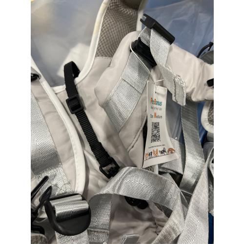 PetBonus Pet Front Dog Carrier Backpacks, Adjustable Pet Backpack, Legs Out Easy-fit Puppy Chest Carrier for Medium Small Dogs, Hands Free for Hiking, Cycling (Grey, M)