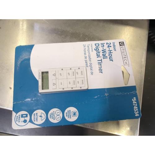 Utilitech 15 -Amps 120-volt Indoor Programmable Digital Lighting Timer