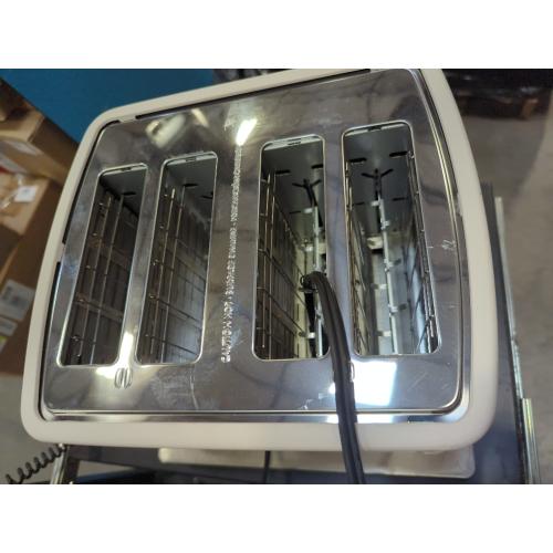4-Slice Toaster with Extra Wide Slots - Bella PRO Oatmilk