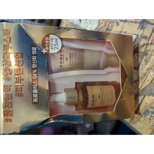 Holika Holika Brightening Serum for Dry and Sensitive Skin in Ampoule Honey Royal Lactin ™ (Propolis Ampoule) 30 Ml