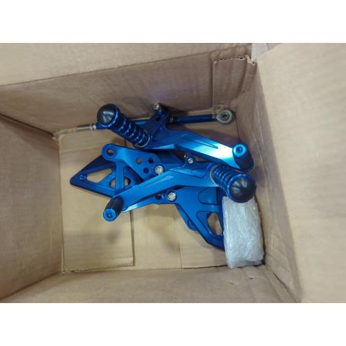 Color Blue Aluminum Rear Motorcycle Footpegs for Suzuki GSXR750 (1996-2005), GSXR600 (2000-2005), SV650/SV650S/SV1000/S (1998-2014), GSXR1000 (2000-2004) - Blue