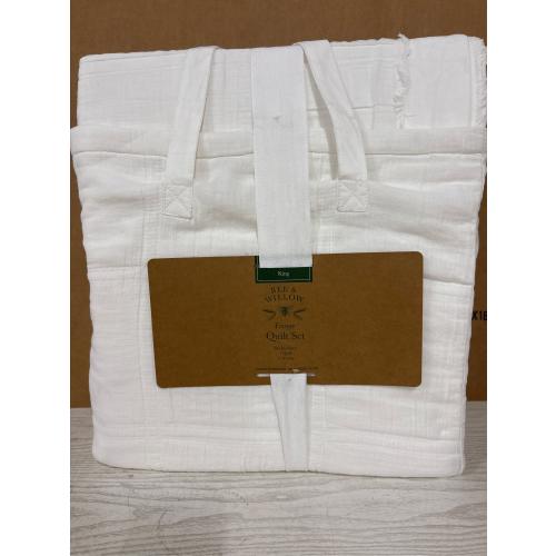 BEE & WILLOW  fringe Quilt set  King         Set includes  1 Quilt , 2   Shams.