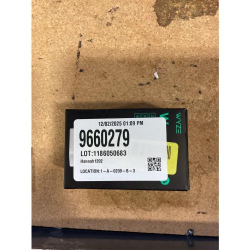 Wyze Cam V4 Plug-in Indoor and Outdoor Smart-Enabled Security Camera