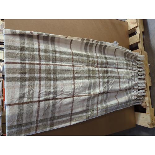 EVERGRACE Plaid Chenille Throw Blanket for Couch, Super Soft Cozy Decorative Farmhouse Plaid Throw with Tassels, Lightweight Chenille Knit Throw for Bed Sofa Gift Home Decor, Beige 50”x60”