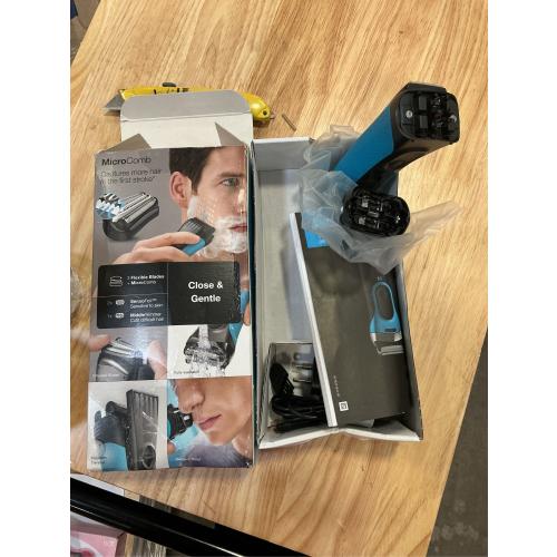 BRAUN SERIES 3 PROSKIN 3040S MEN'S RECHARGEABLE WET & DRY ELECTRIC FOIL SHAVER