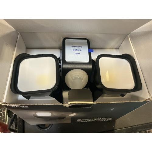 WYZE Floodlight Camera v2, Security Camera Outdoor, 2K HD with Color Night Vision, 2800-Lumen LEDs, 160° Wide View, 105dB Siren, Works with Alexa & Google Assistant, Wired, Free Expert Support