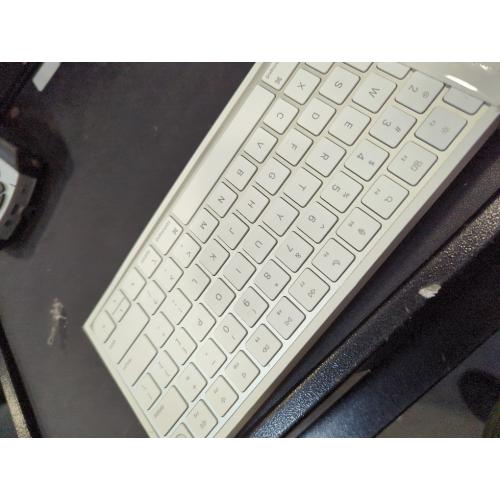 Apple Magic Keyboard with Touch ID - Silicon