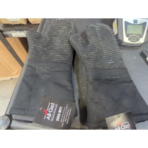 Set of 2 Size 14x7 Color Black All Clad Silicone Oven Mitt: Heat Resistant up to 500 Degrees - 100% Cotton & Silicone, 14x7 Oven Mitt for Kitchen and Barbeque,