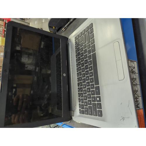 HP Notebook - 14-an012nr With Charger