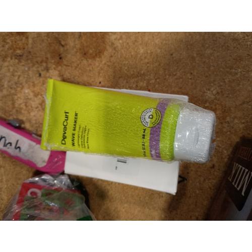 DevaCurl Wave Maker Lightweight Moisturizing Definer | Hydrates and Smooths Curls | Tames Frizz Up To 48 hours
