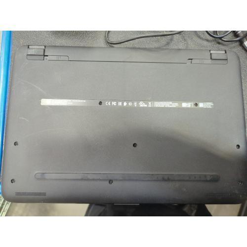 HP Notebook - 15-ay013ca With Charger