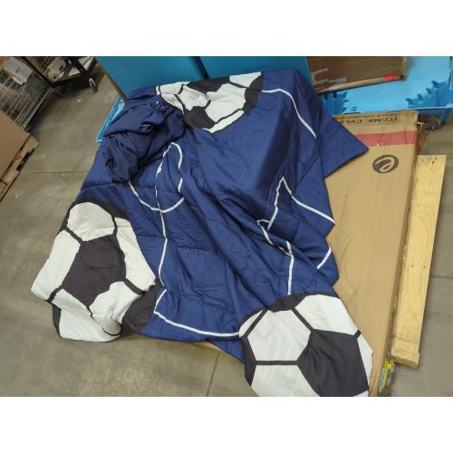 jejeloiu Football Comforter Set Twin Size Kids Soccer Ball Pattern Comforter for Boys Girls Teens Sports Theme Bedding Set Breathable Football Court Duvet Set Room Decor Quilt Set