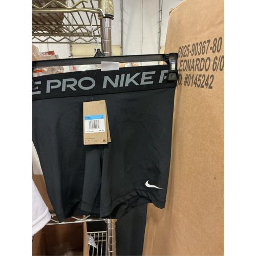 SIZE MEDIUM BLACK Nike Women's Pro 365 5 Inch Shorts