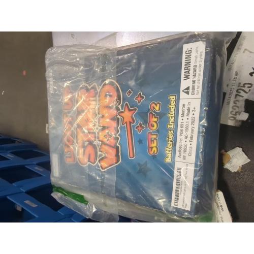 ArtCreativity Light Up Magic Star Wand, Set of 2, Cute Princess Wands with Flashing LED Effect & Magical Sounds, Batteries Included, Pretend Play Prop, Best Birthday Gift, Party Favor for Kids