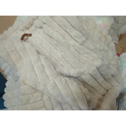 Bedsure Cute Dog Bed for Small Medium Dogs - Washable Furry Puppy Beds, Rectangle Orthopedic Corduroy Fleece Pet Beds with Removable Zipper Cover, 25x21x7inches, Cream