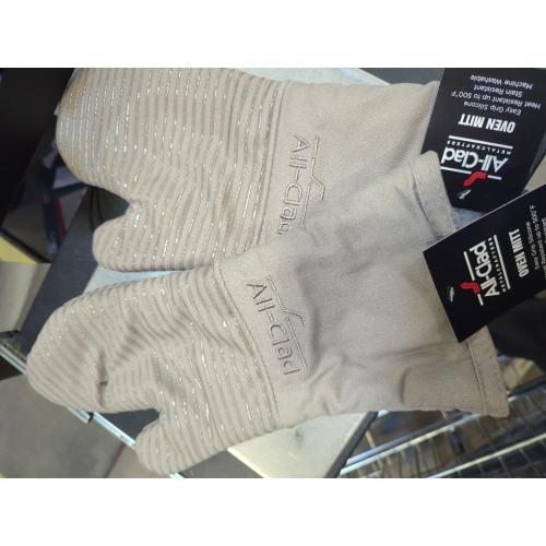 All-Clad Premium Silicone Oven Mitt: Heat Resistant to 500 Degrees - 100% Cotton & Silicone, 14x7 Pot Holder for Kitchen and Barbeque, (2-Pack), Titanium Gray