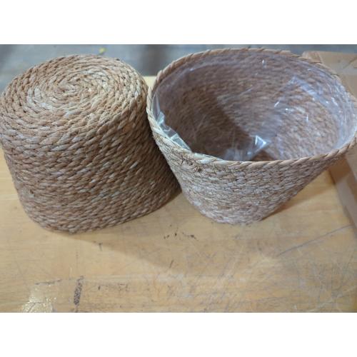 4 Pcs Large Premium Seagrass Planter Basket with Plastic Lining Natural Stylish Planter Baskets Indoor Outdoor Plants Woven Wicker Baskets for Plants Flower Pots Cover and Room Decor(10.2x7.5x7.5)