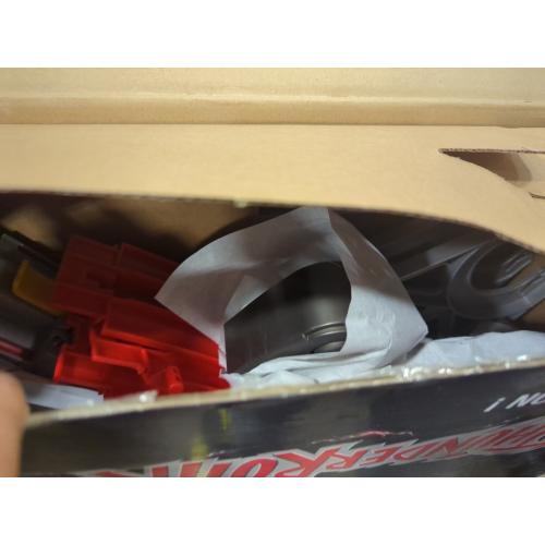 Monster Jam 1:64 Scale Thunder Roarus Playset