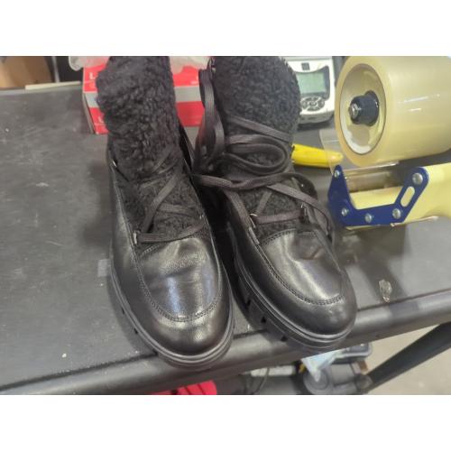 Size 8 Color Black Fur boots