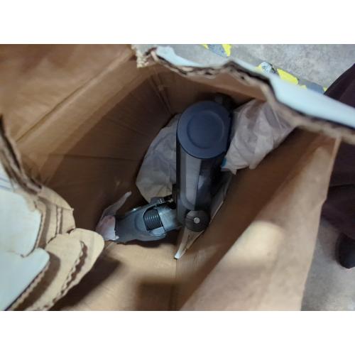 Shark | Pet Cordless Vacuum Cleaner | LED Headlights | Removable Handheld Vacuum for Pet Hair | Crevice Tool & Pet Multi-Tool Included | 40min Runtime | For Carpet & Hard Floors | Grey | IX141