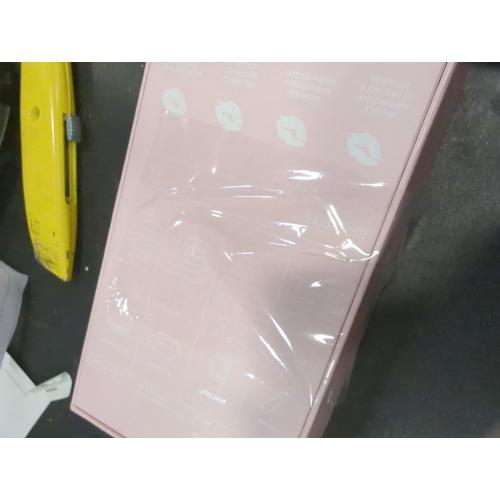 Color Pink pmd Kiss Lip Plumping System - Pink