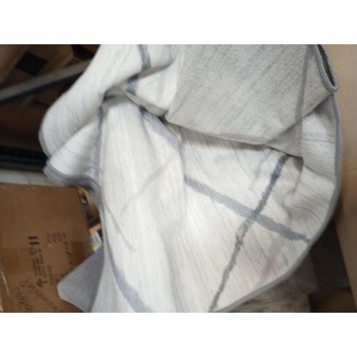 3x5 Modern Washable Area Rug, Doormat Rugs, Tear and Stain Resistance, Non-Slip, Hand Woven Style Thin Entryway Rug Throw Rug for High Traffic Entrance Kitchen Bedside- White