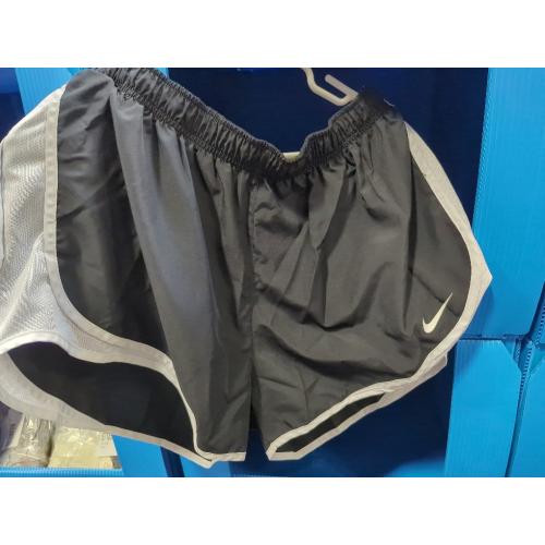 Nike Womens Dri-Fit Tempo Shorts black and white size XXL