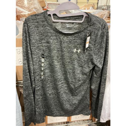 size S. Under Armour Women's Ua Tech Twist Crew Long Sleeve Top in Black