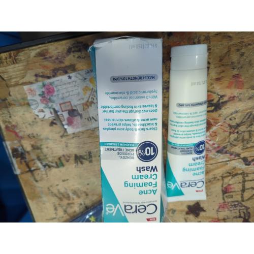 CeraVe Acne Foaming Cream Wash, Gentle Face and Body Cleanser with Benzoyl Peroxide 10%, Hyaluronic Acid, and Niacinamide, 10% Benzoyl Peroxide Treatment Clears Pimples and Blackheads 5 Oz