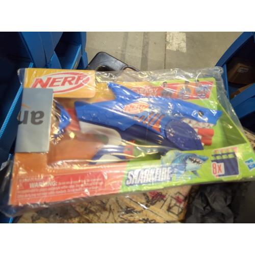 NERF Junior Wild Sharkfire, Easy Play Dart Blaster, 8 Nerf Elite Darts, Nerf Blaster Shark Toys for 6 Year Old Boys & Girls & Up, Outdoor Toys