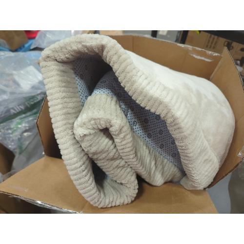 CloudSoft Mat for Floor Beige – Coral Velvet Memory Foam Rug – Non-Slip, Water-Resistant