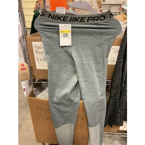 size S. Nike Womens Pro 365 7/8-Length Leggings