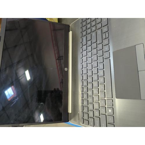 HP Notebook - 15-dw0011ds With Charger