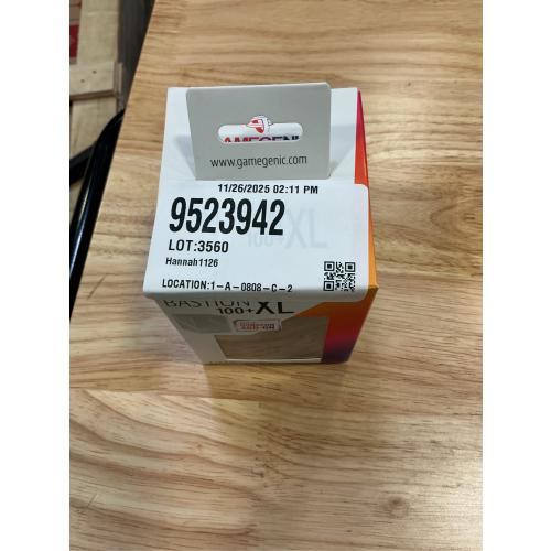 Bastion 100  XL White TCG Gamegenic