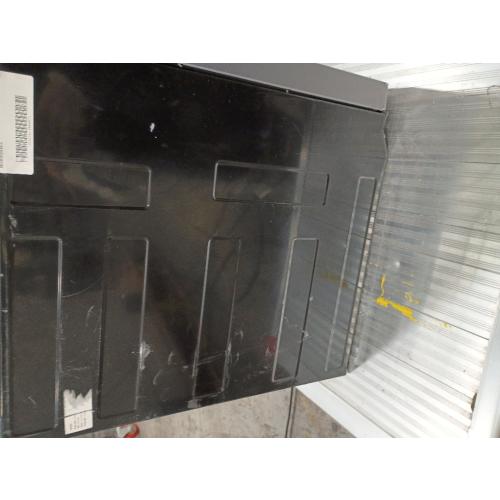 Whirlpool Microwave; Large capacity (have scratches; see the pictures )