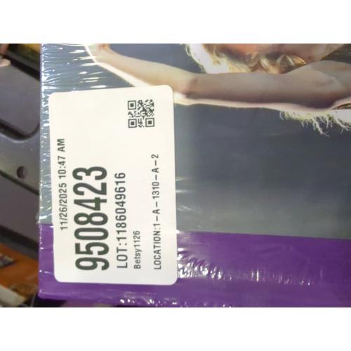 Taylor Swift - by  Terry Newman (Hardcover)