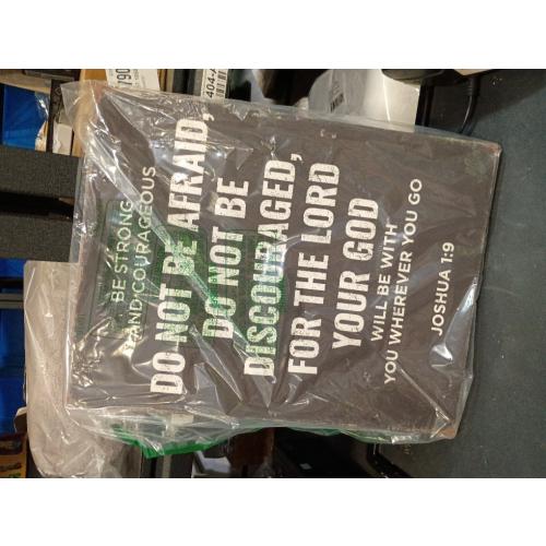 Be Strong and Courageous Joshua 1:9 Bible Verse Canvas Wall Art - Christian Scripture Inspirational Wall Decor for Prayer Room, Faith-Based Home Decor, Religious Gift for Women,christians,pastor,Motivational Spiritual wall decor for Living Room,bedroom de