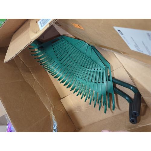 2wayz | Garden Leaf Grabber - Leaf Picker Removal Tools - Garden Leaf Scoops - Leaves Collector with Curved Claws - Strong Steel Handles - Lawn Rake Tool - 35'' x 20'' (Green)