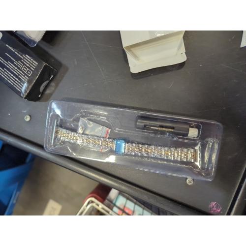 MioHHR Slim Metal Band Compatible with Apple Watch Band 42mm(Series 11 10) 41mm(Series 9 8 7) 40mm(Series 6 5 4 SE3/2/1) 38mm(Series 3 2 1),Stainless Steel iWatch Bands for Women,Silver/Rose Gold