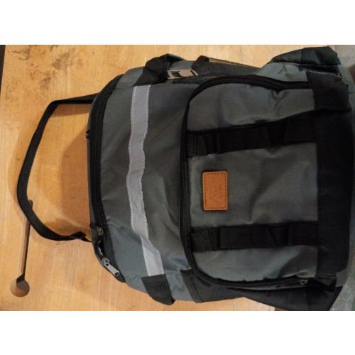 Wheeled Cooler, Advanced Insulation, High Density Material, Large Capacity C with Wheel for Camping, Hiking, Picnic 35L