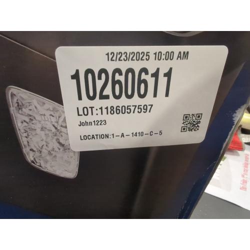 Color Black Insignia™ - 6-Sheet Crosscut Shredder - Black