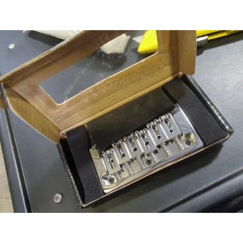 Fender Hardtail Strat Bridge Assembly for Import Models - Chrome